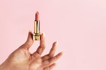 Bahaya lipstik kedaluwarsa
