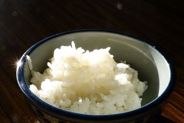 Ketahui dampak makan nasi atau tidak makan nasi di pagi hari.