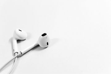 Dampak pakai headset terlalu lama