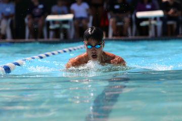 Tak Banyak yang Tahu, Berikut Manfaat Berenang untuk Penderita Asam Lambung