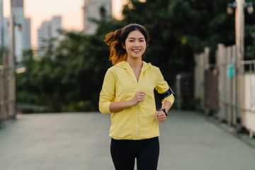 Apakah Jalan Kaki Bisa Menurunkan Kolesterol Tinggi? Ini Penjelasannya