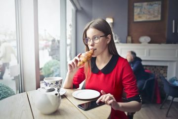 Manfaat Mengunyah Makanan Lebih Lama Bagi Tubuh: Lebih dari Sekadar Kebiasaan