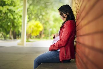 8 Langkah Praktis Mengatasi Kaki Bengkak dengan Lebih Efektif Selama Periode Kehamilan