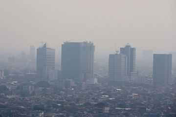 Polusi udara di Jakarta membuat kualitas udara menjadi tidak sehat.