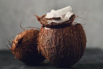 Benarkah Makan Kelapa Bisa Sebabkan Infeksi Cacing Kremi? Cek Faktanya