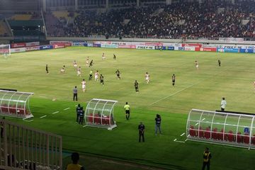 Suasana pertandingan antara Persis Solo melawan Bali United di Stadion Manahan, Solo, Sabtu (19/8/2023).