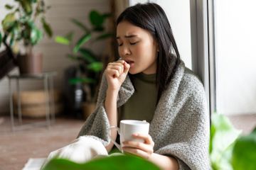 Mengenali perbedaan gejala pneumonia dan COVID-19.
