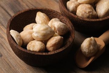 Jangan Sembarang Oles, Begini Cara Pakai Minyak Kemiri untuk Atasi Rambut Rontok