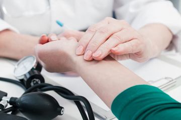 Obat kolesterol tradisional, salah satunya adalah kunyit