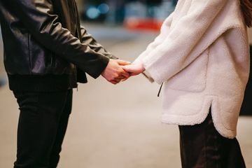 Benarkah terlalu cinta bisa menjadi gangguan mental?
