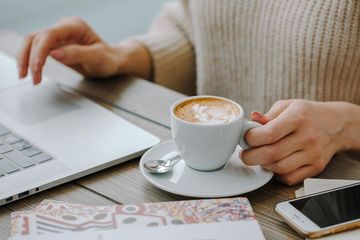 Jangan Terlalu Sering, Ini 6 Masalah yang Terjadi Akibat Minum Kopi Berlebihan