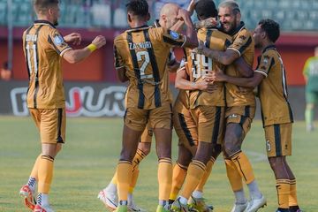 Suasana pertandingan antara Madura United vs Dewa United pada laga pekan ke-16 Liga 1 2023/2024 di Stadion Gelora Ratu Pamelingan, Pamekasan, Madura, Minggu (22/10/2023).