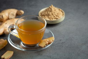 Obat asam lambung dari jahe dapat dibuat menjadi teh.