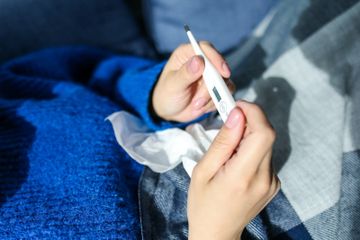 Bukan Minum Obat, Coba Pijat Lembut 5 Titik Ini untuk Menurunkan Demam