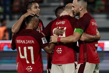 Pemain Bali United merayakan gol yang dicetak Mohammed Rashid ke gawang Stallions Laguna di Piala AFC 2023/2024.
