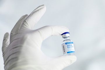 Heboh Efek Samping Langka Vaksin AstraZeneca, Ini Penjelasan Pakar