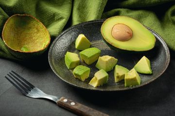 Manfaat luar biasa makan alpukat setiap pagi.