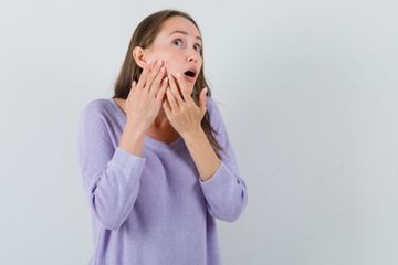 Perbedaan jerawat tanda hamil dan haid