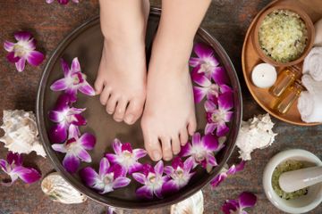7 Cara Menyembuhkan Kuku Cantengan Sendiri di Rumah