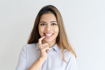 Cara Alami Menghilangkan Karang Gigi Hitam, Senyum Jadi Cerah Kembali