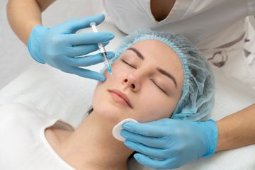 Mengungkap Fakta Bahaya Suntik Putih dan Alternatif Aman untuk Kulit Cerah