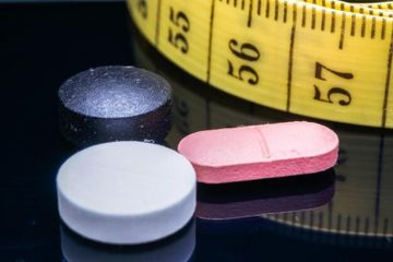 Capai Berat Badan Ideal dengan Konsumsi Pil Pelangsing, Amankah?
