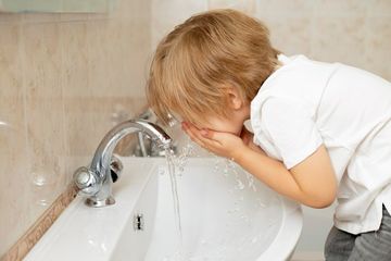 Gizi lengkap keluarga sehat diperlukan untuk anak yang sedang muntaber