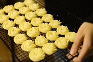Sajian Sedap Luncurkan Buku Resep 'Kumpulan Resep Kue Kering Legendaris', Mudah Diikuti Pemula