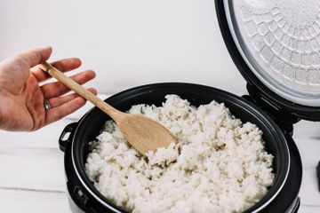 5 Tips Diet Aman Tetap Makan Nasi, Sukses Dapatkan Berat Badan Ideal