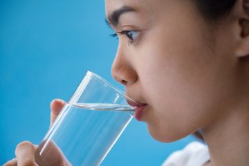 Berapa Gelas Air yang Dianjurkan saat Sahur? Sebaiknya Tak Boleh Berlebihan, Ini Aturannya