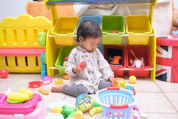 Duduk posisi kaki W dapat berdampak buruk bagi perkembangan anak.