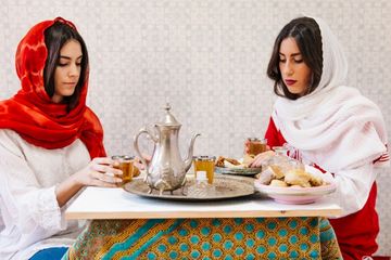 Membatasi makanan yang dikonsumsi, untuk persiapan kesehatan jelang puasa.