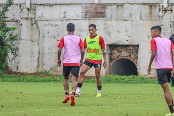 Persija Buka Suara Terkait Kabar Rizky Ridho Balik ke Persebaya dan Muhammad Ferarri ke Bhayangkara FC - Semua Halaman - Bolasport | Arenanews-1