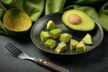 Gizi Lengkap Keluarga Sehat, Mengapa Orang Sakit Ginjal Harus Hindari Makan Buah?