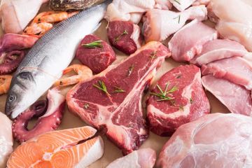 Kandungan kolesterol yang ada pada daging merah dan ikan.