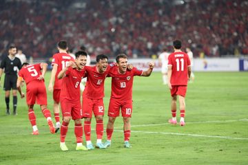Selebrasi trio timnas Indonesia, Witan Sulaeman, Pratama Arhan, Egy Maulana Vikri, usai membobol gawang Vietnam di Kualifikasi Piala Dunia 2026 Zona Asia.