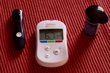 Penyembuhan diabetes dengan obat dan insulin.