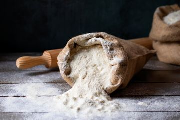 Umbi Garut bermanfaat bagi kesehatan saluran pencernaan.