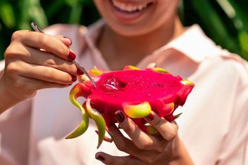 Bahaya Terlalu Sering Mengonsumsi Buah Bagi Kesehatan, Salah Satunya Potensi Keracunan