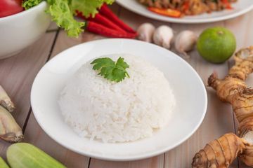 Bahaya makan nasi kurang matang