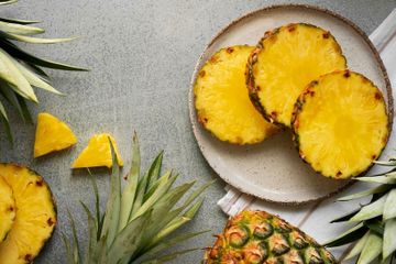 Nanas memiliki indeks glikemik tinggi, sehingga bisa meningkatkan kadar gula darah.