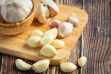 6 Manfaat Air Rendaman Bawang Putih, Rutin Minum Tiap Pagi Hari