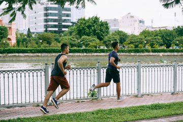Jogging salah satu jenis olahraga yang efektif menurunkan kolesterol.