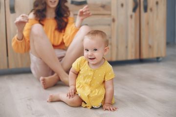 Pilihan nama bayi perempuan Jawa dengan dua kata beserta artinya.