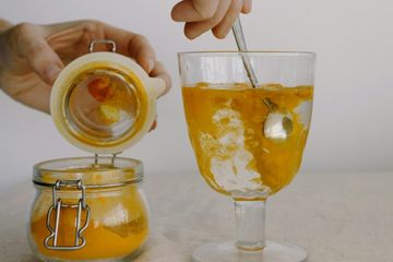Rutin Minum Air Kunyit Sebelum Tidur, Ini Manfaatnya Bagi Tubuh