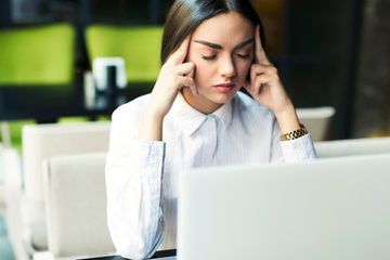 Mengalami Migrain di Tempat Kerja? Cepat Lakukan Ini untuk Meredakannya