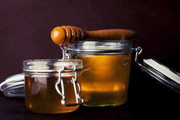 5 Kondisi Ini Ternyata Tidak Boleh Minum Madu, Akibatnya Fatal Jika Masih Nekat!