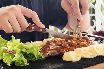 Tips makan daging untuk penderita asam urat