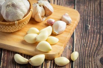 Manfaat makan bawang putih mentah
