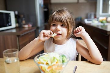 Tak Mengandung Gizi Lengkap Keluarga Sehat, Catat 5 Pantangan Makanan yang Harus Dihindari Anak SD